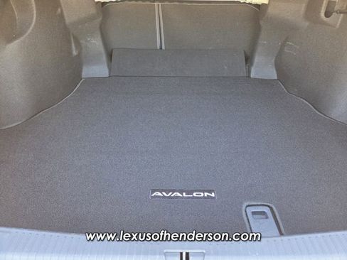 Used 2022 Toyota Avalon Limited w/ Advanced Safety Package image 15