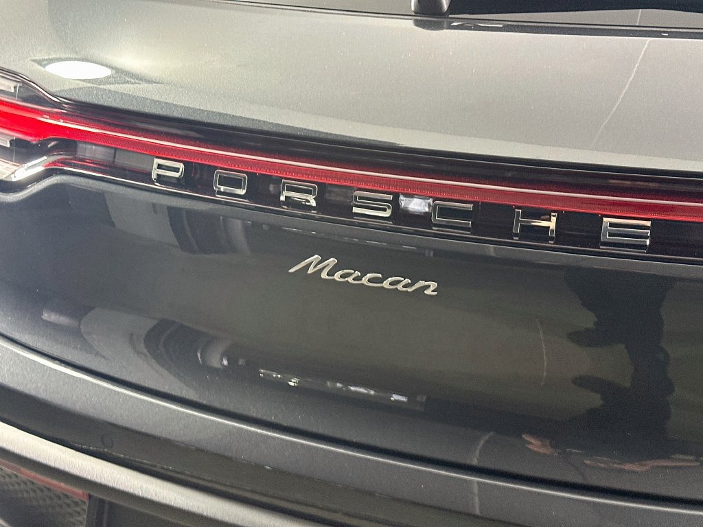 Certified 2026 Porsche Macan AWD/4WD image 34