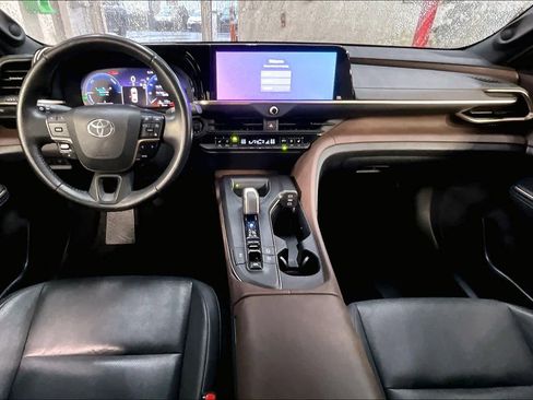 Used 2023 Toyota Crown AWD/4WD image 16