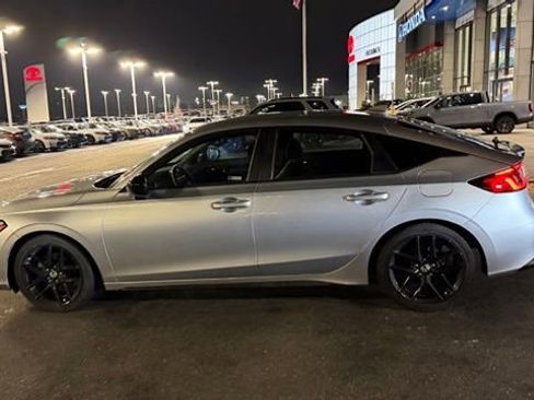 Used 2023 Honda Civic Sport image 3