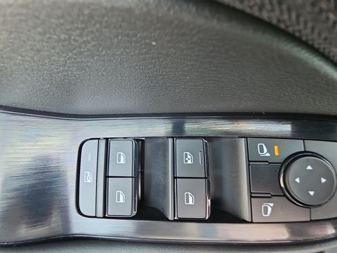 Used 2023 Nissan Rogue SV FWD image 26