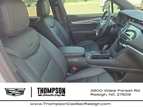 New 2025 Cadillac XT6 Luxury FWD image 10