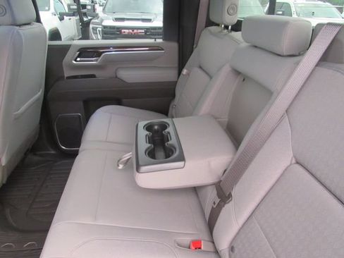 Used 2026 GMC Sierra 2500 SLE w/ SLE Value Package; AWD/4WD image 21