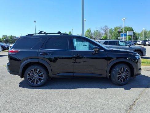 New 2026 Nissan Pathfinder SL AWD/4WD image 2