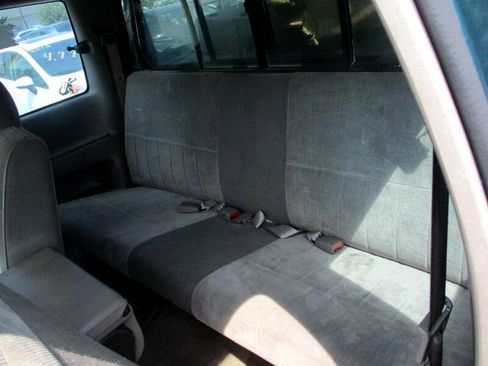 Used 1996 Dodge Ram 1500 Truck 2WD Club Cab image 8