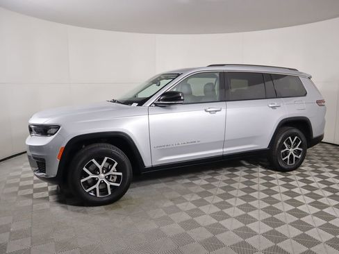 Used 2024 Jeep Grand Cherokee L Limited image 8