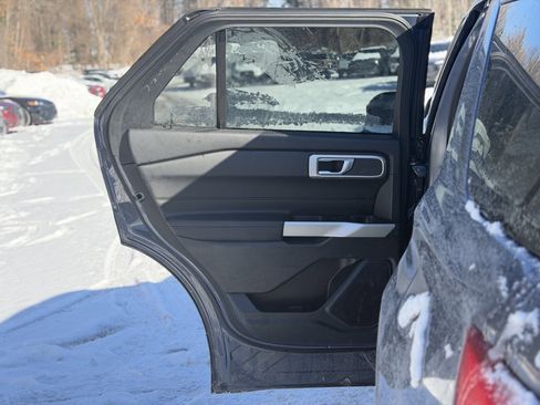 Used 2021 Ford Explorer XLT w/ Equipment Group 202A image 26