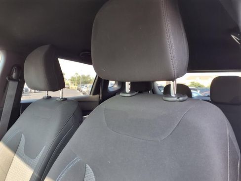 Used 2025 Jeep Compass Sport AWD/4WD image 17