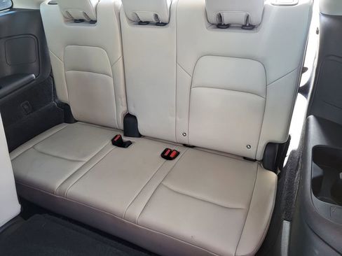 Used 2023 Nissan Pathfinder SL AWD/4WD image 32