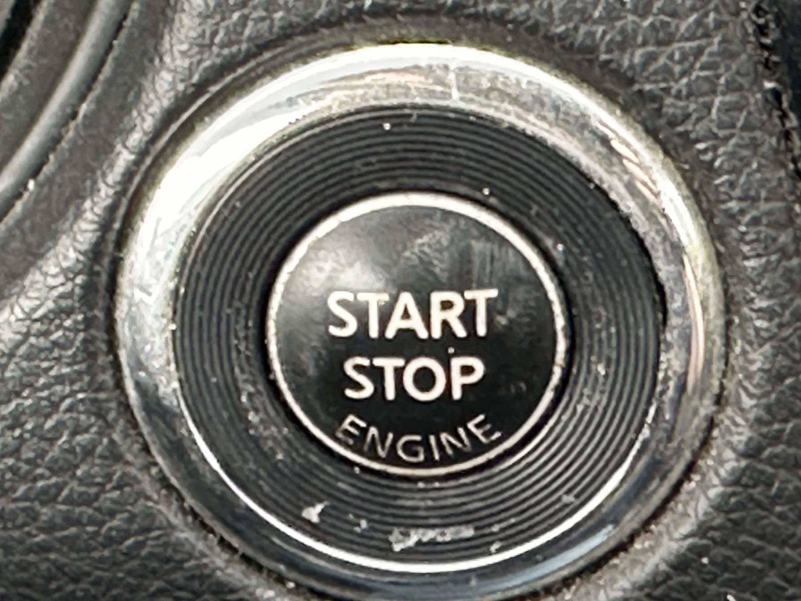 Used 2015 Nissan Rogue SV AWD/4WD image 29