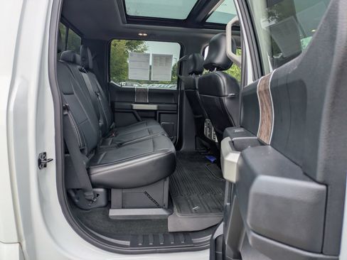 Used 2017 Ford F250 Lariat w/ Lariat Ultimate Package AWD/4WD image 39