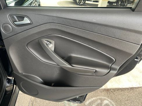 Used 2017 Ford Escape Titanium w/ Equipment Group 301A AWD/4WD image 17