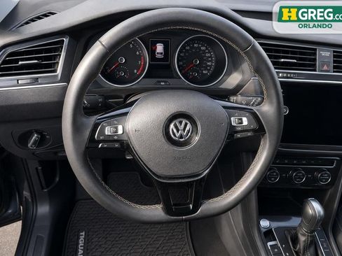 Used 2021 Volkswagen Tiguan SE FWD image 10