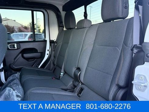 Used 2025 Jeep Gladiator Sport AWD/4WD image 25