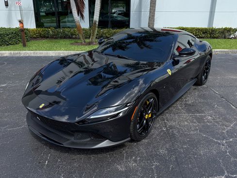 Used 2021 Ferrari Roma RWD image 9