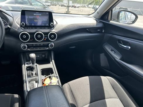 Used 2025 Nissan Sentra SV image 16
