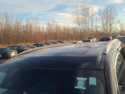 Used 2021 Honda Pilot Touring image 4