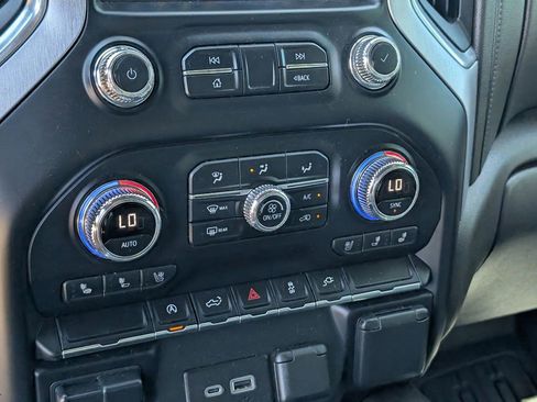 Used 2020 GMC Sierra 1500 SLT RWD image 27