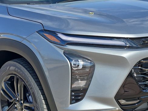 New 2026 Chevrolet Trax ACTIV w/ Sunroof Package FWD image 8