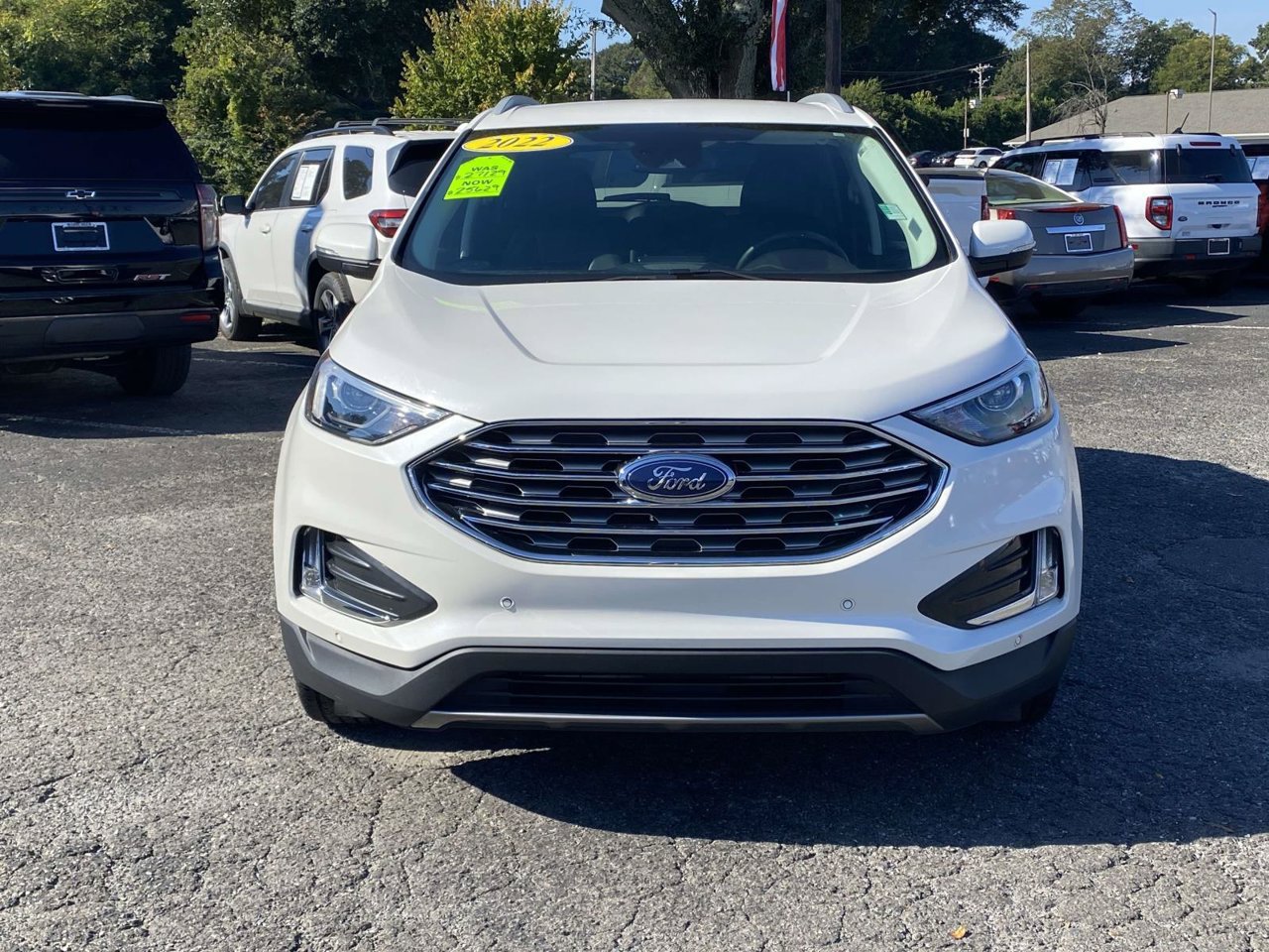 Used 2022 Ford Edge Titanium AWD/4WD image 2