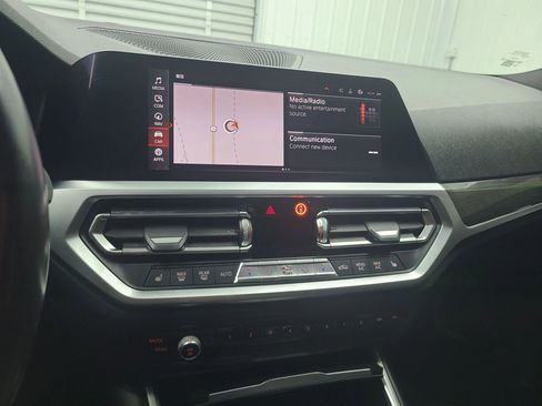 Used 2020 BMW 330i xDrive Sedan w/ Convenience Package image 26
