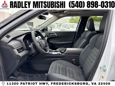 New 2026 Mitsubishi Outlander Trail Edition image 3