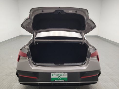 Used 2025 Hyundai Elantra SEL FWD image 29