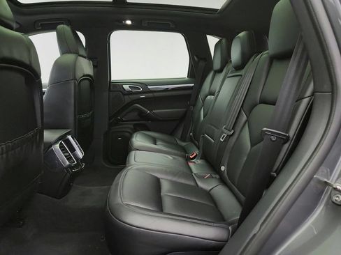 Used 2017 Porsche Cayenne S AWD/4WD image 26