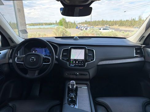Used 2023 Volvo XC90 B6 Ultimate w/ Lounge Package AWD/4WD image 10