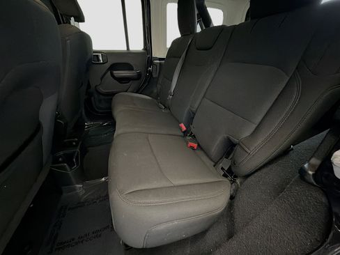 Used 2019 Jeep Wrangler Unlimited Sport S image 13