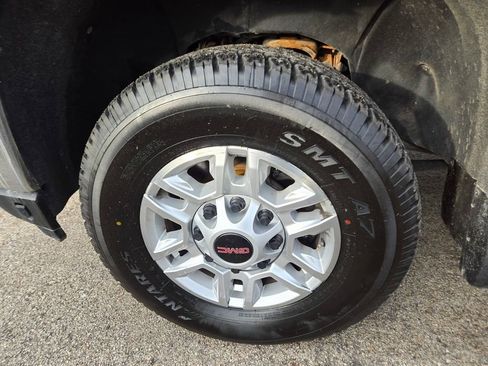 Used 2022 GMC Sierra 2500 SLE w/ SLE Value Package; image 42