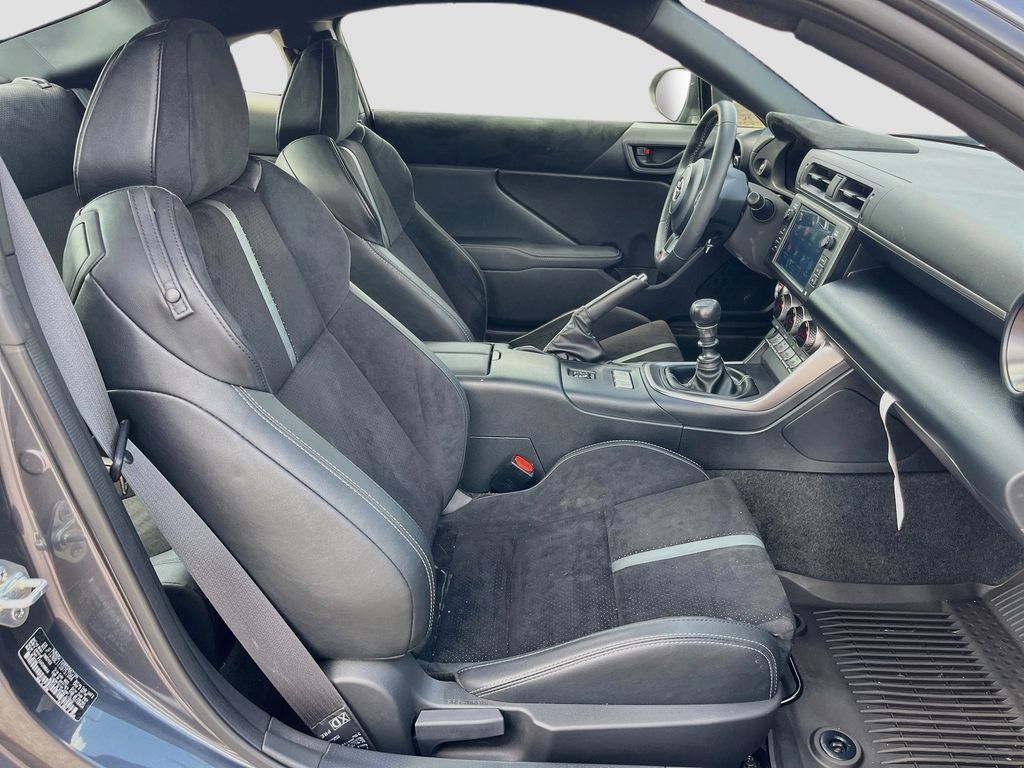 Used 2025 Toyota GR86 Premium w/ ALL Weather Mat Package (TMS) RWD image 26