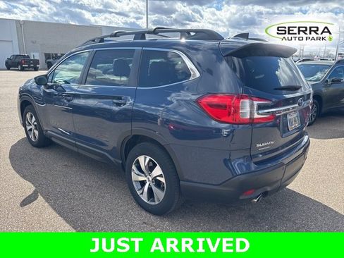 Used 2023 Subaru Ascent Premium w/ Convenience Package image 4