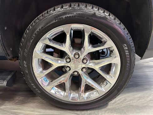 Used 2017 Cadillac Escalade Premium Luxury AWD/4WD image 27