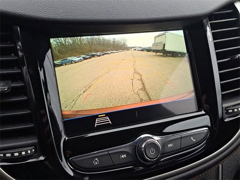 Used 2019 Chevrolet Trax LT w/ LT Convenience Package image 14