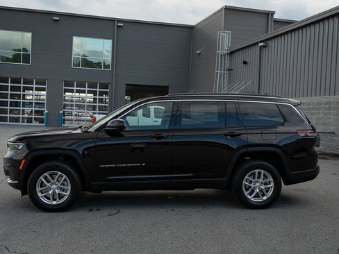 Used 2025 Jeep Grand Cherokee L Laredo RWD image 5
