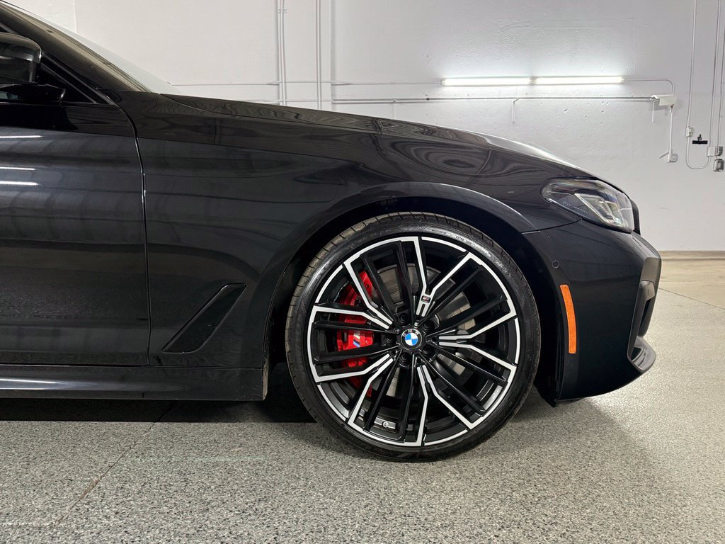 Used 2023 BMW M550i xDrive w/ Executive Package AWD/4WD image 5