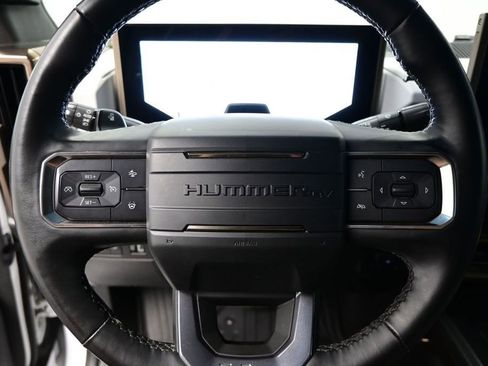 Used 2024 GMC Hummer EV 2X w/ LPO, Roof Cross Rail Package AWD/4WD image 17