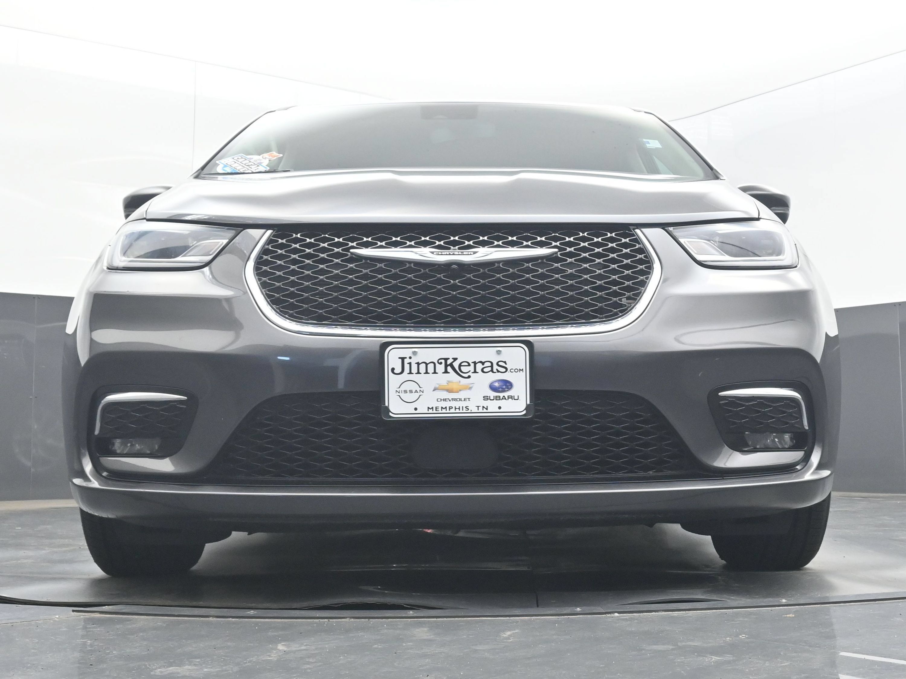 Used 2023 Chrysler Pacifica Touring-L FWD image 25