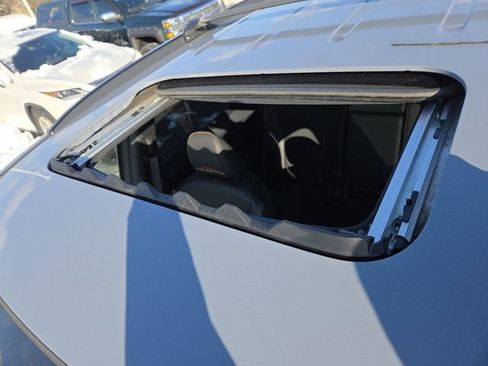 Used 2022 Honda Pilot TrailSport image 3