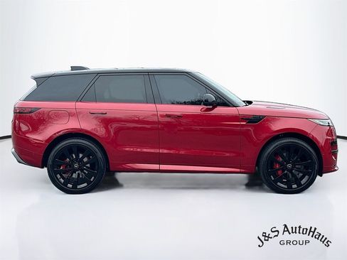 Used 2024 Land Rover Range Rover Sport Dynamic SE AWD/4WD image 8