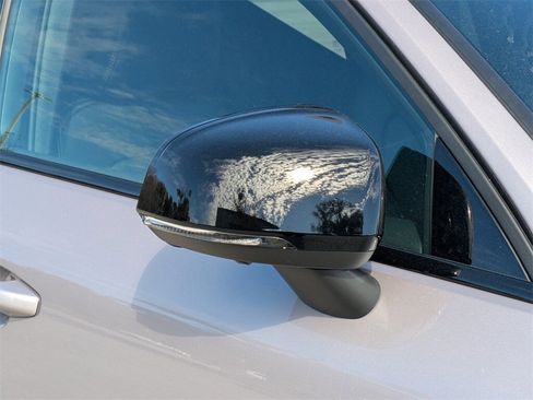 New 2026 Volvo XC40 B5 Ultra w/ Protection Package Premier image 12