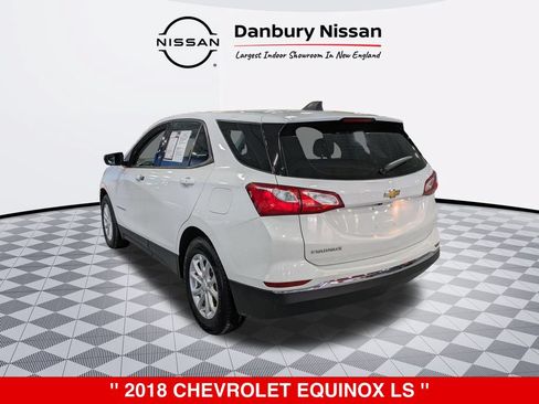 Used 2018 Chevrolet Equinox LS FWD image 4