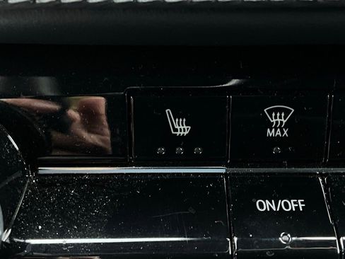 Used 2025 Chevrolet Equinox LT image 25