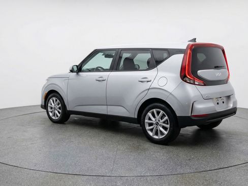 Used 2025 Kia Soul LX w/ LX Technology Package image 6