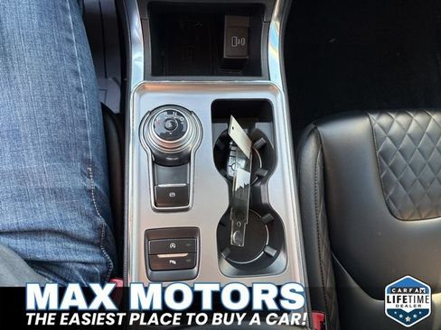 Used 2024 Ford Edge Titanium AWD/4WD image 25