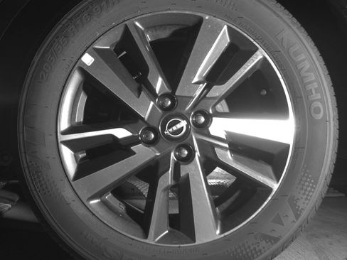 Used 2025 Nissan Versa SV FWD image 14