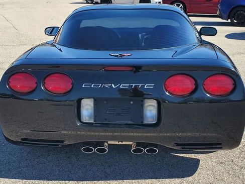 Used 2004 Chevrolet Corvette Coupe w/ Preferred Equipment Group image 8