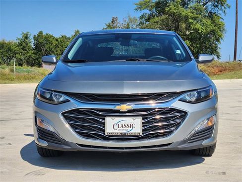 Used 2024 Chevrolet Malibu LT image 3