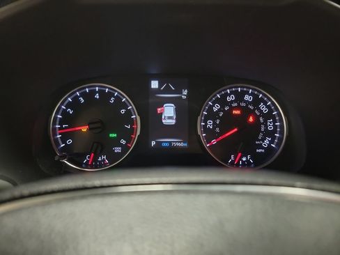 Used 2022 Toyota RAV4 XLE Premium AWD/4WD image 25